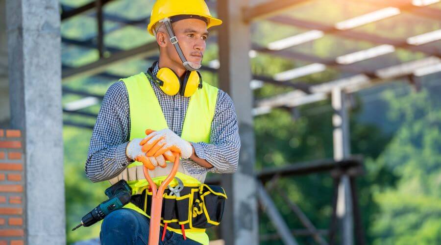 Expert Emergency Roof Repairs services in Deanville, TX